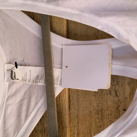 Fabletics Performance Seamless Racerback Tank - Picture 2 of 7